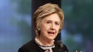 Hillary Clinton defends NFL players kneeling during anthem