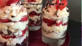 AARDBEIEN TOETJE IN EEN GLAS (NEDERLAND/HOLLAND)