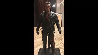 Hot Toys DX13 Terminator Battle Damaged Version 1/6 scale collectible Figure unboxing