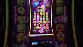 Huge last spin epic line hit on Dancing Drums Bonus!!