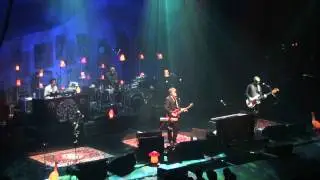 Crowded House - Pour Le Monde - Hammersmith Apollo 9th June 2010