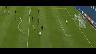 Kaka is the best long shot player in FIFA Mobile