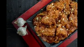 Making Special Garlic Chicken In Arabian Hut Restaurant