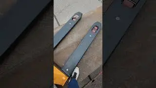 Pallet Freight Shipping from Ground to Truck Level l Uline Hydraulic Pallet Jack with Weight Scale