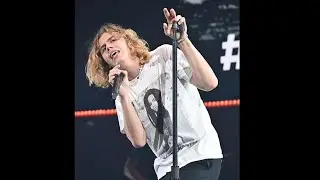 The Kid Laroi dons a Lenny Kravitz T shirt as he takes to the stage @t Poptopia in San Jose, Califor
