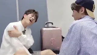 i have reasons to believe jeongin's holding stray kids at gunpoint