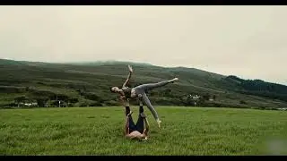 Acroyoga Duo Performs Slow and Elegant Flow Suitable for Beginners - 1349328-4