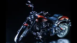 Harley Davidson 2014 H-D Custom CVO Breakout Motorcycle 1:12 Scale Model by Maisto