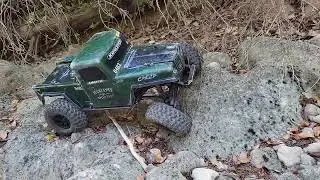 Trx4 sport with jconcepts creep body and spektrum rc 2n1 installed 🤙🏼