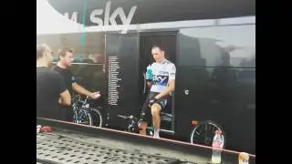 Chis froome recuperando despu&eacute;s correr