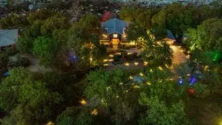 Private Riverfront Resorts Near Yosemite & Sequoia National Park AIRBNB Luxury Rental Estates