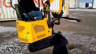 2025 YELLOW MINI EXCAVATOR ZJ-12 W/13.5 HP 420CC GASOLINE BRIGGS & STRATTON ENGINE ***UNUSED***