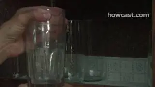 Как разделить два слипшихся стакана