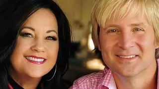 The Gospel Singer Reggie Smith Shocks Fans With Words About Lynda Randle After Gaither Band Exit!