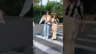 kriti sanon enjoy weekend with her cute sister #kritisanon #nupursanon #weekend #bollywood  #shorts