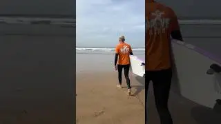 As&iacute; es un d&iacute;a de surf en Agadir con Wave Rise 🏄🧡 #surf #morocco #travel #youtubeshorts #agadir