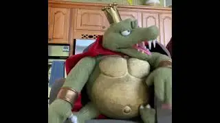 Puppet K. Rool&rsquo;s New Throne has a Small Flaw. #puppets #puppeteer #kingkrool #nintendo #donkeykong