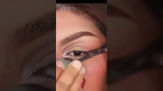 Easy eyeshadow hack with spoon 🥄 #rachu #eyeshadowhack #shorts #eyemakeup