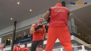 Władimir Kliczko - tarcza na otwartym treningu przed walką z Mariuszem Wachem