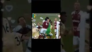 (Memes) Accidental kiss between two footballer player 😂😂