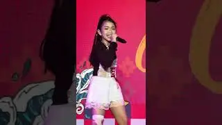 CELINA - ‘Die With a Smile‘ [Central World Songkran Fest 2025 16/04/2025] / 8y.