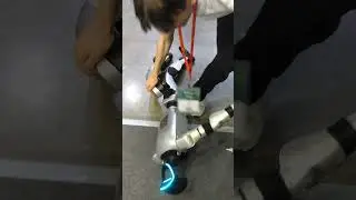 Китайский робот на ExpoElectronica-2025. Кожаные мешки, бойтес!