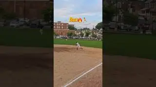 Batiador dando batazo de doble #softball #sports #deporte