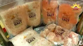 Edible Himalayan pink salt in salt pouches