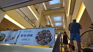 MALL VIDEO. 900 North Michigan Shops.  Chicago IL