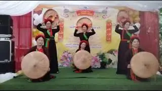 Câu lạc bộ tổ dân phố Phù Lang múa khách đến chơi nhà