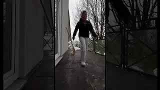 Зимние развлечения! Уборка снега!
