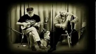 Tipple and bodhr&aacute;n Mac Mcgann & Bob n Along