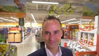 20170317 Globus Saarlouis Ostergewinnspiel mit Geschäftsleiter Oliver Krauß Sven Herzog