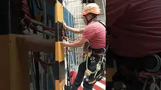 # IRATA level 2.                                 how to aid climb on the virtical line.