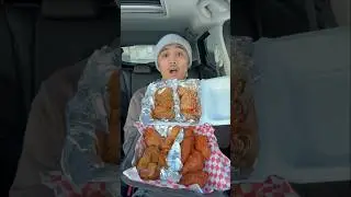 Trying the BEST CHICKEN WINGS🍗 #shorts #chicken