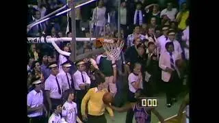 John Havlicek, Gar Heard Exchange Clutch Baskets In Game 5 of the 1976 Finals