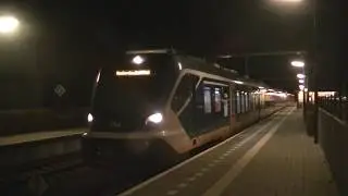 SNG 2735 en 2712 vertrekken van station Anna Paulowna