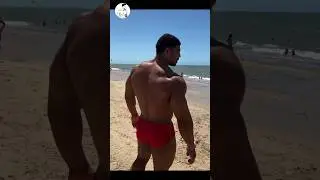 Chill & Flex &mdash; Muscle Meets Ocean Energy 💪🏖️ #youtubeshorts #shorts