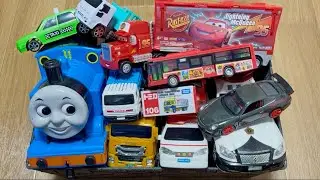 🚗はたらくくるまやトーマス、カーズのミニカーを坂道でたくさん走らせたよ！🚗