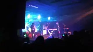 Panic! At The Disco- Dog Days Are Over