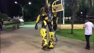 Cosplay Bumblebee  Transformers, 2,70 de altura..