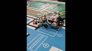 LEGO EV3 en acci&oacute;n: robot resolviendo misiones WRO | Tecnistem C&aacute;ceres #WRO #LEGOEV3 #Shorts