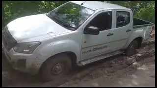 Isuzu Dmax stuck in mud #offroad #punjab #isuzudmax #power of isuzu dmax