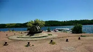 Barrage de Villerest : de la plage au ch&acirc;teau de la Roche