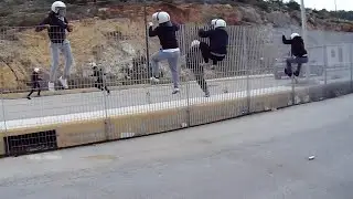 ΜΑΤ σε ρόλο χούλιγκανς στο λιμάνι Μεστών Χίου