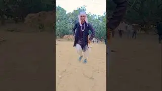 कमरिया लचके