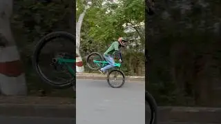 Rolling stoppie😱 #mtbstunt #cyclestunt #stoppie #viral #tranding #youtubeshorts