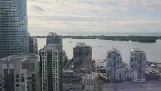 Downtown Toronto: Waterfront, Billy Bishop Airport & Gardiner Expressway - 40th floor, Delta Hotel