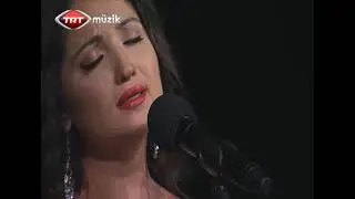 Ayışığı Grubu & Mine Geçili - Gözlerin Bir Aşk Bilmecesi Sorar Gibi