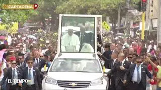 Papa Francisco se golpea el rostro contra el papamóvil en Cartagena | El Tiempo